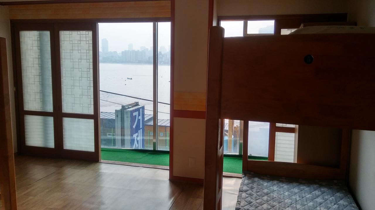 Yes Guesthouse Busan Exteriör bild