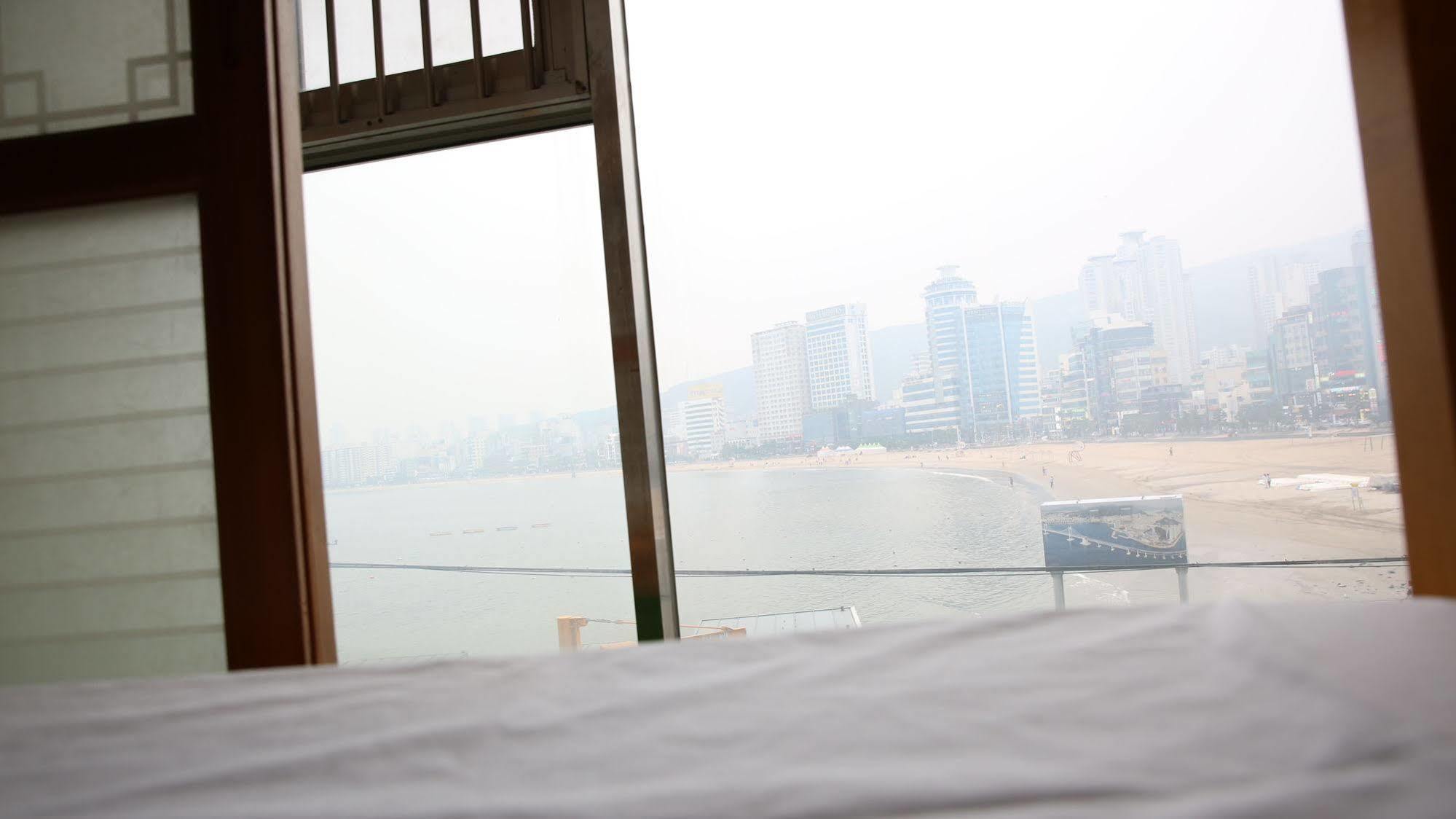 Yes Guesthouse Busan Exteriör bild