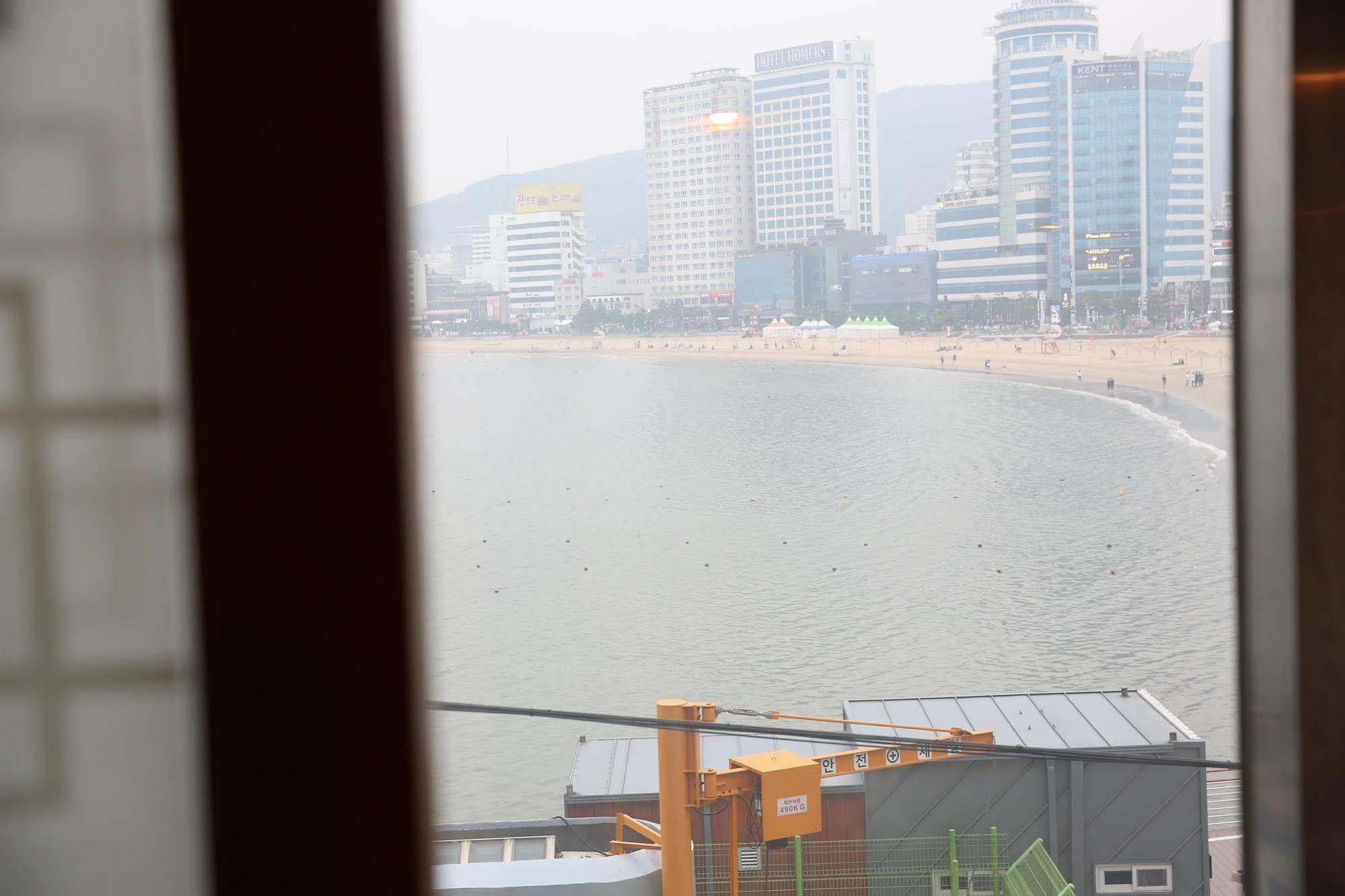 Yes Guesthouse Busan Exteriör bild