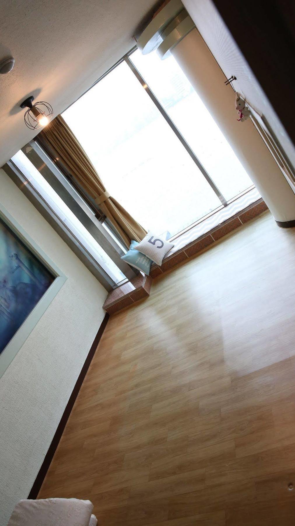 Yes Guesthouse Busan Exteriör bild